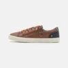 Pier One Unisex - Sneakers Laag - Cognac 1 Pier One Unisex - Sneakers Laag - Cognac -Pier One Verkoopwinkel 0345d60114fc49bd8eb2523800c38251