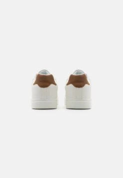 Pier One Sneakers Laag - White 10 Pier One Sneakers Laag - White -Pier One Verkoopwinkel 0d68a4c32b96494b83f0888dc073cae5