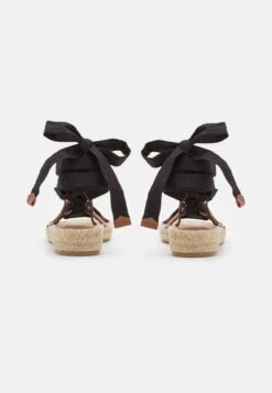 Pier One Leather - Sandalen Met Plateauzool - Black 11 Pier One Leather - Sandalen Met Plateauzool - Black -Pier One Verkoopwinkel 1b490056c90f46afbbd22bb39480b996