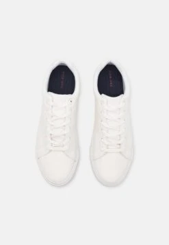 Pier One Unisex - Sneakers Laag - White 11 Pier One Unisex - Sneakers Laag - White -Pier One Verkoopwinkel 3747494760f54e24afa52bab7dfce4dd