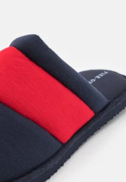 Pier One Unisex - Pantoffels - Dark Blue/Red -Pier One Verkoopwinkel 3873ff5ffc164a00938853720f513c10