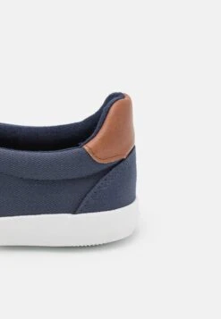 Pier One Unisex - Instappers - Dark Blue -Pier One Verkoopwinkel 389e4733b80f4869a0757e54a268f427