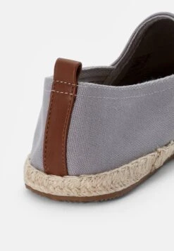 Pier One Rena Espadrille Unisex - Espadrilles - Light Grey 13 Pier One Rena Espadrille Unisex - Espadrilles - Light Grey -Pier One Verkoopwinkel 42d2421a7d9a4236aff6d97b980fd1f5