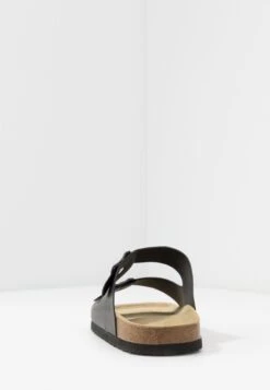 Pier One Unisex - Pantoffels - Black 14 Pier One Unisex - Pantoffels - Black -Pier One Verkoopwinkel 6792cddf649c4c73afdf1fc19e95f07f