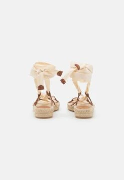 Pier One Leather - Sandalen Met Plateauzool - 003 - Off-White -Pier One Verkoopwinkel 6913d0a04f2b40e89c332e3a67067515