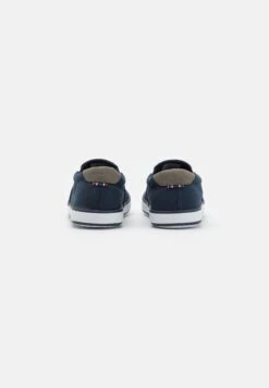 Pier One Unisex - Sneakers Laag - Dark Blue 10 Pier One Unisex - Sneakers Laag - Dark Blue -Pier One Verkoopwinkel 6ef35402e6874213ab2a07f1503526e4