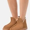 Pier One Leather- Pantoffels - Cognac 2 Pier One Leather- Pantoffels - Cognac -Pier One Verkoopwinkel 6eff35c3cb7e4f93bb4d99616e30a8c3