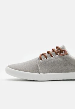 Pier One Unisex - Sneakers Laag - Light Grey -Pier One Verkoopwinkel 8f5660aa856d43a69db14e309615dd5c