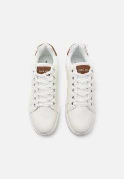 Pier One Sneakers Laag - White 11 Pier One Sneakers Laag - White -Pier One Verkoopwinkel a459a37a54644a3aa05e27c6f0a40515