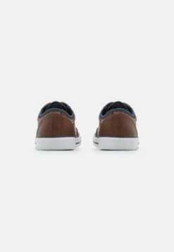 Pier One Unisex - Sneakers Laag - 708 -Pier One Verkoopwinkel a668bae8887748689fb608cf6d6bde7e