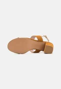Pier One Leather- Sandalen - White/Cognac 12 Pier One Leather- Sandalen - White/Cognac -Pier One Verkoopwinkel cdd8b57c5133477f8fbebb682a16a8de