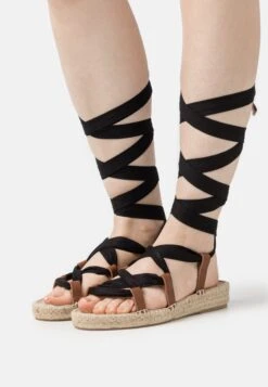 Pier One Verkoopwinkel 6 Pier One Leather - Sandalen Met Plateauzool - Black