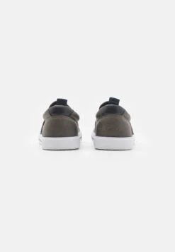 Pier One Unisex - Sneakers Laag - Grey 10 Pier One Unisex - Sneakers Laag - Grey -Pier One Verkoopwinkel dc55705131384ebf99020ab1138752c4