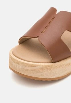 Pier One Leather - Clogs - Cognac -Pier One Verkoopwinkel e3b12b1e984f4a418f3826172ba96b4c