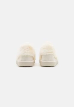 Pier One Pantoffels - White 11 Pier One Pantoffels - White -Pier One Verkoopwinkel e95c473c042849e39cad888ba96babb2