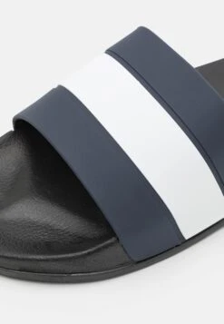 Pier One Muiltjes - Dark Blue/White 13 Pier One Muiltjes - Dark Blue/White -Pier One Verkoopwinkel fca2b97369364691b5a9f753ac3a49a5